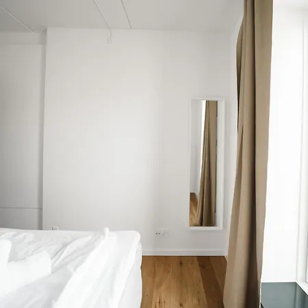 Lägenhet Fantastic 2-bed W Balcony *